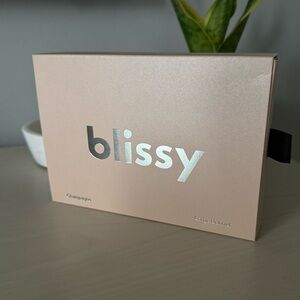 NEW Blissy Mulberry Silk Bonnet in Champagne